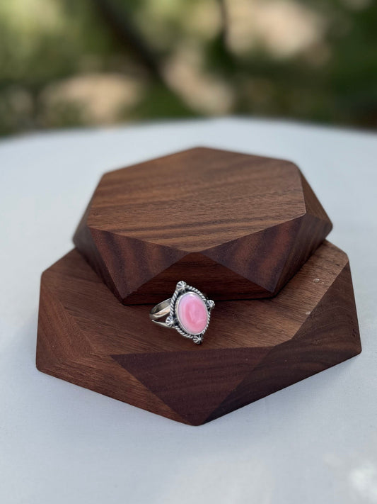 Pink Conch Oval Ring – Size 9