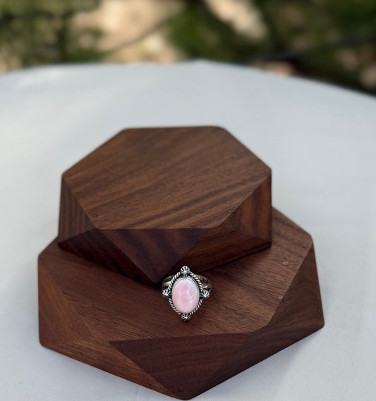 Pink Conch Oval Ring – Size 7