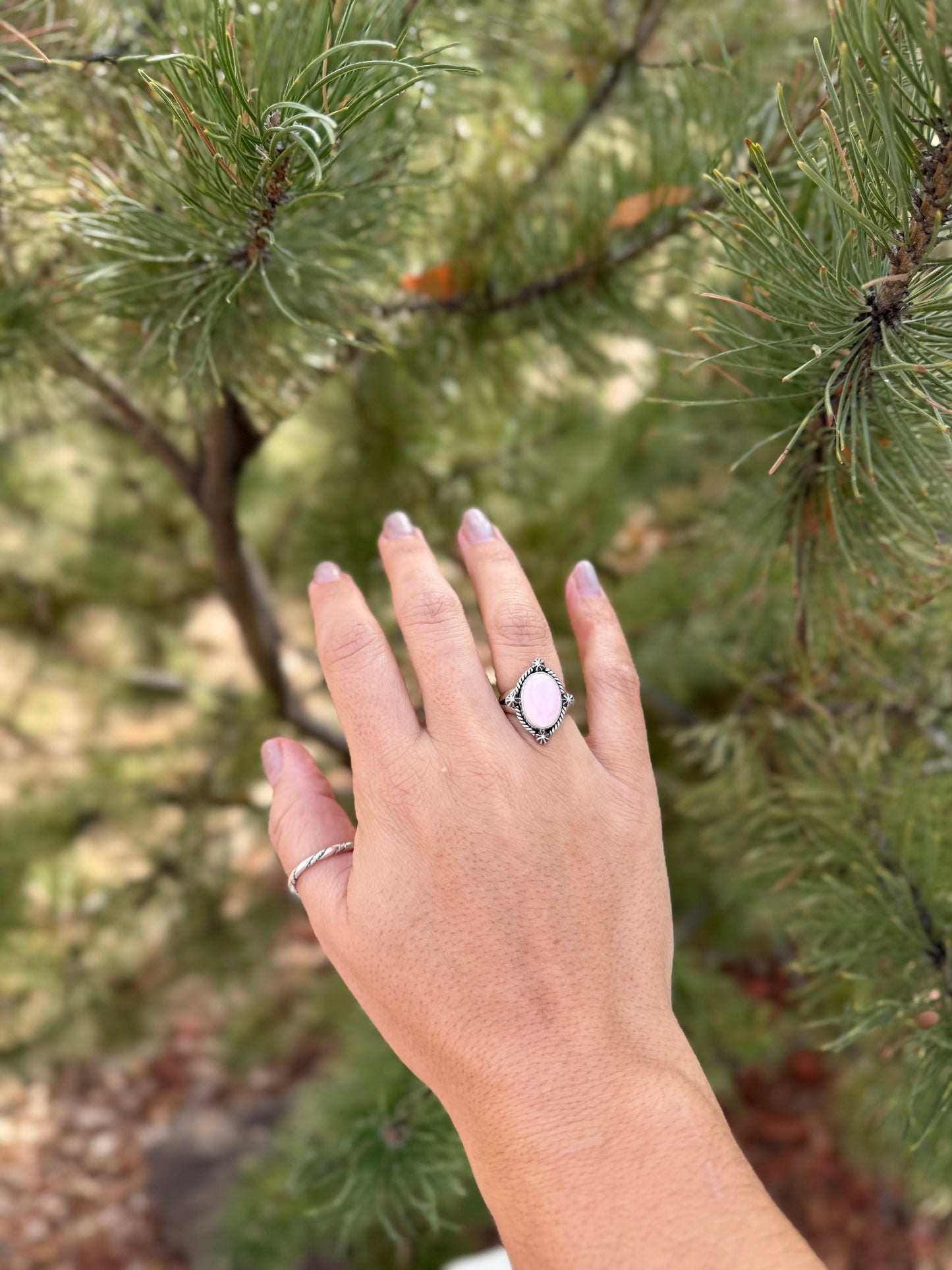 Pink Conch Oval Ring – Size 7